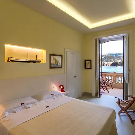 Yacht Club Capo Cervo 4* Sorrento