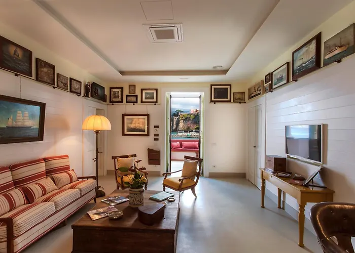 Yacht Club Capo Cervo 4* ソレント